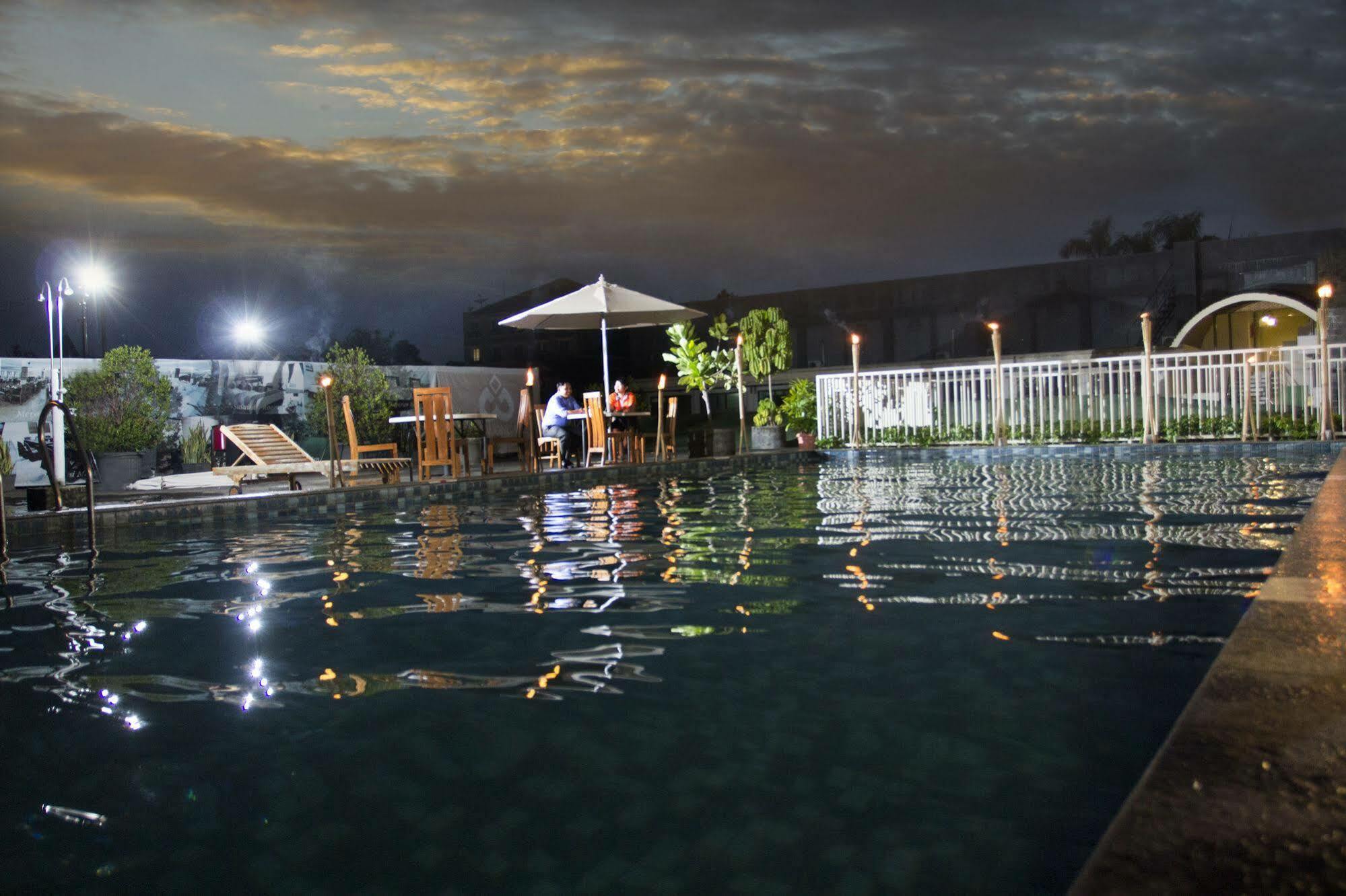 Gowongan Inn Jogjakarta Buitenkant foto